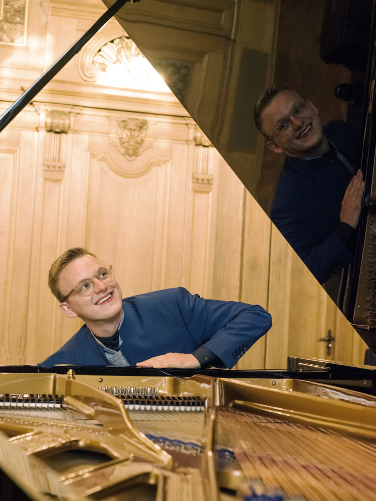 Jan Čmejla, Klavier