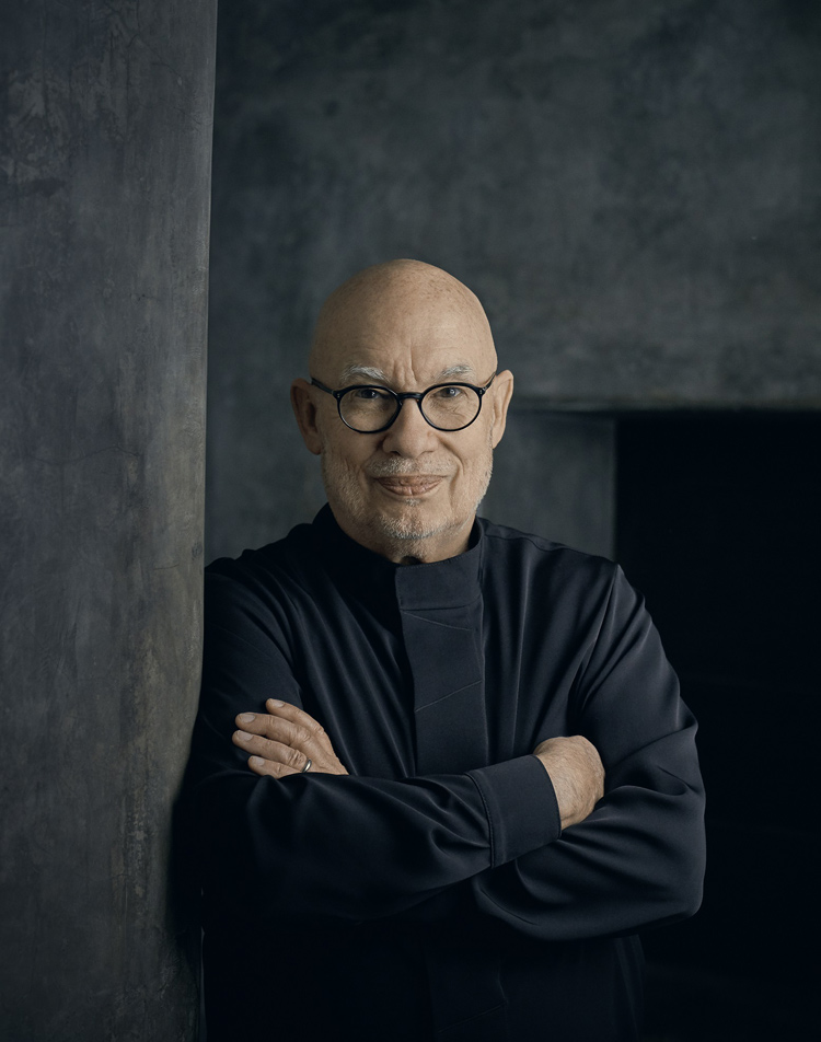 Dennis Russel Davies, Dirigent